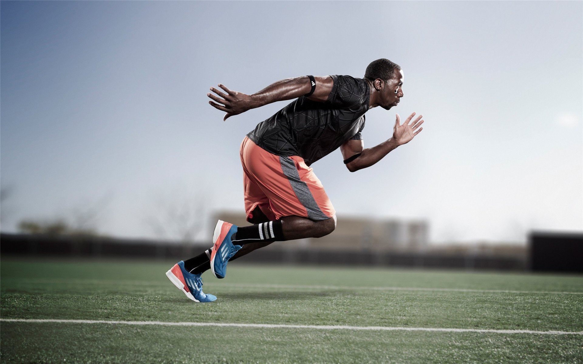 从救赎到奇迹，马丁内利破茧，波兰铁骑力克巴萨的战术启示