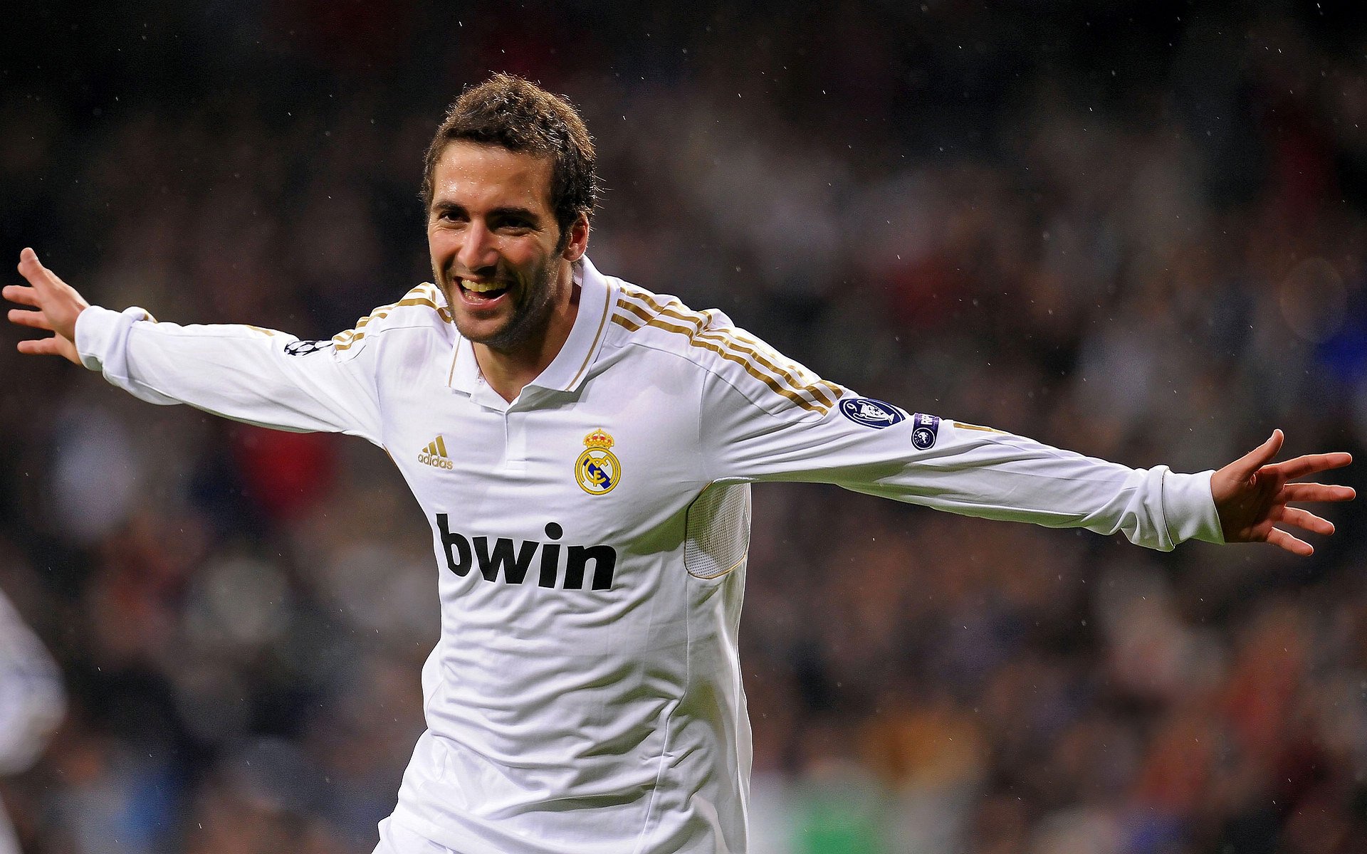 阿什拉夫之夜，当一道闪电劈开伯纳乌的旧梦