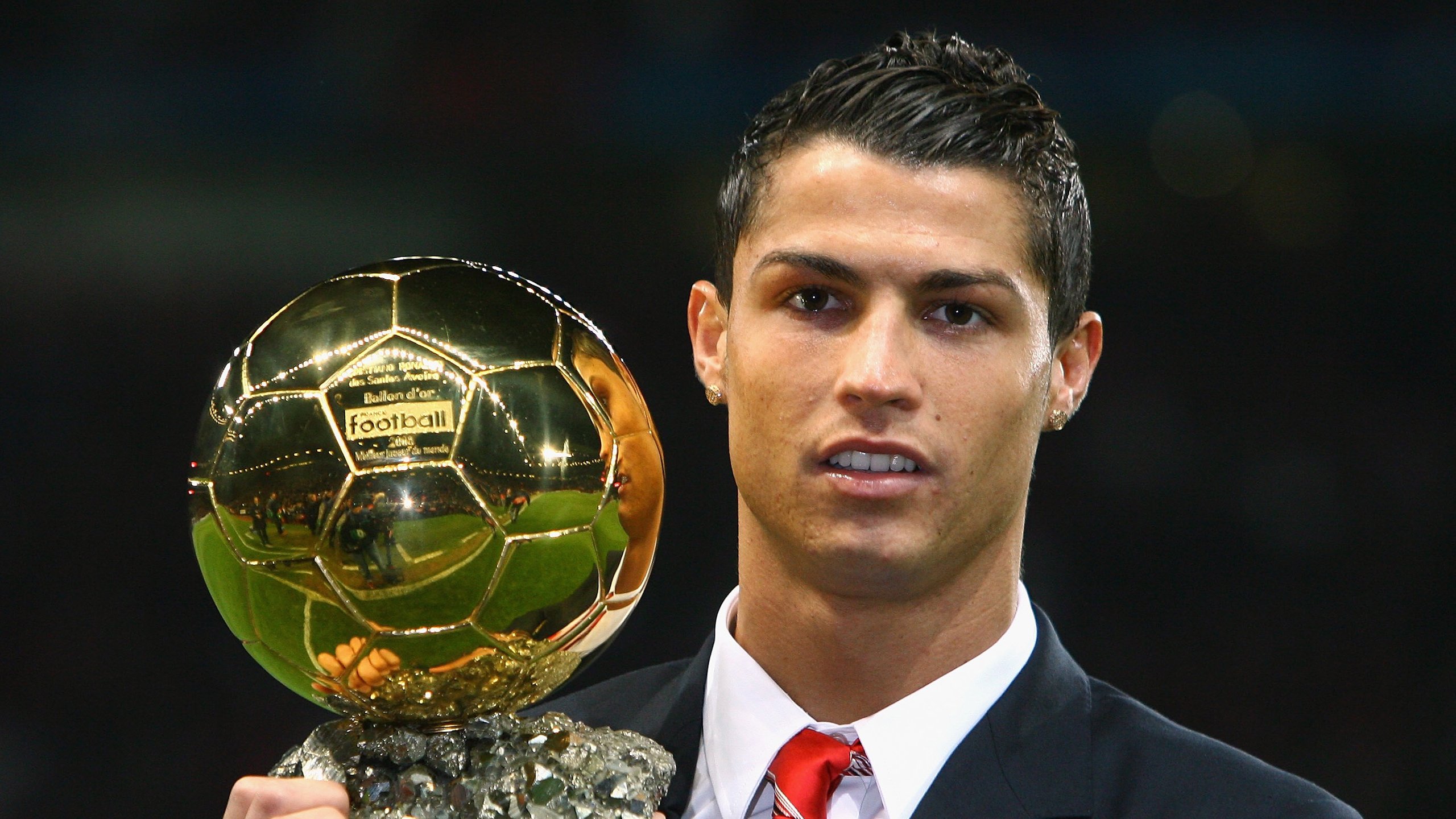 德甲争冠战之夜，基耶萨刷新纪录，一箭定江山